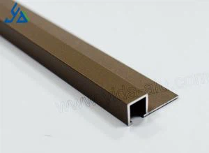 Aliuminio plytelių apdaila milteliais